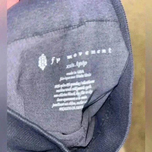 NEW Free People Movement Barely There Washed Yoga Legging Size XS / S - Picture 5 of 9